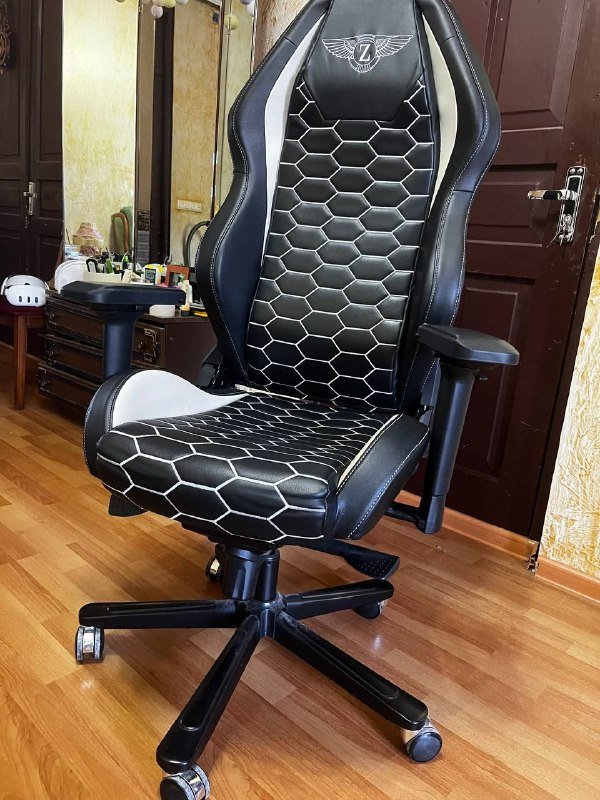 Рабочее кресло 2