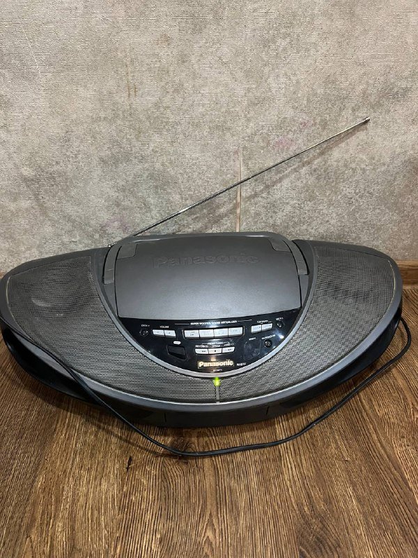 Магнитола Panasonic с радио и двойной кассетой
