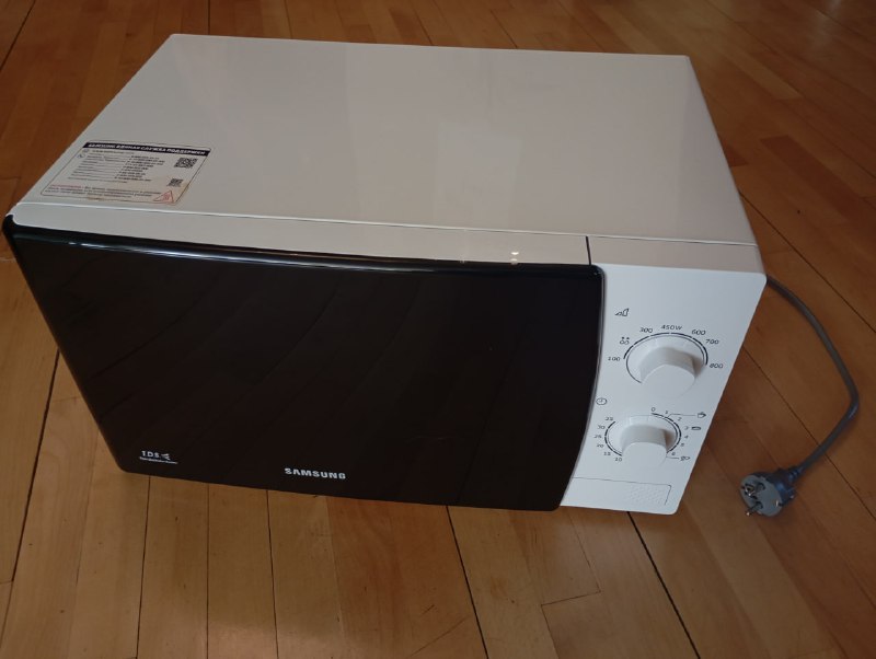 Микроволновка Samsung ME81KRW