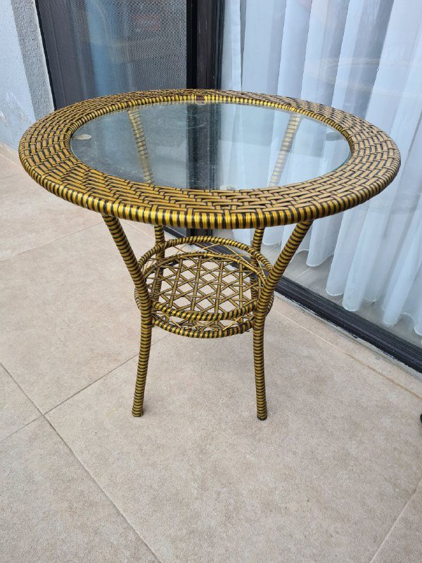 Стол и стул из ротанга