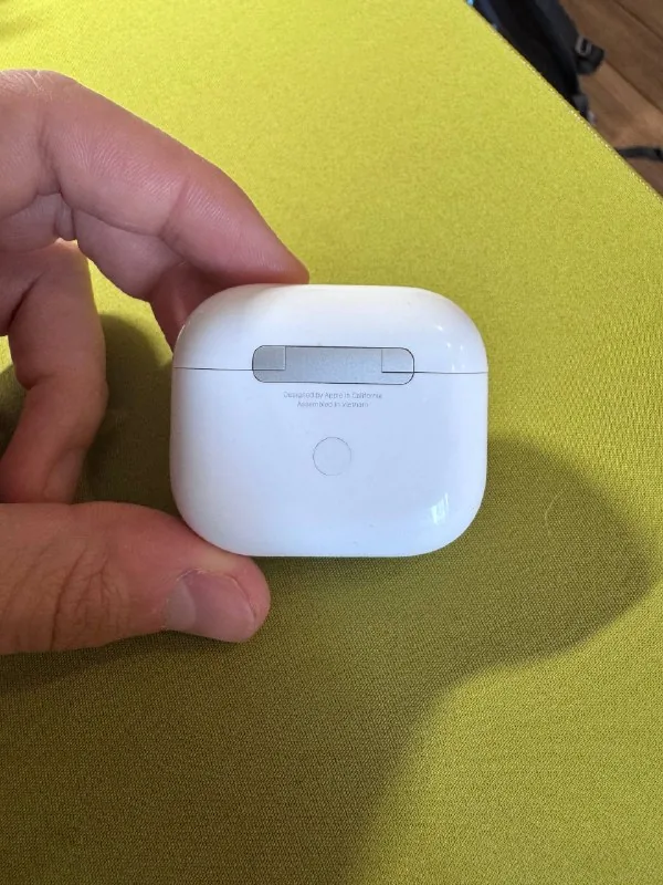 Кейс от AirPods 3 с Lightning разъемом 1