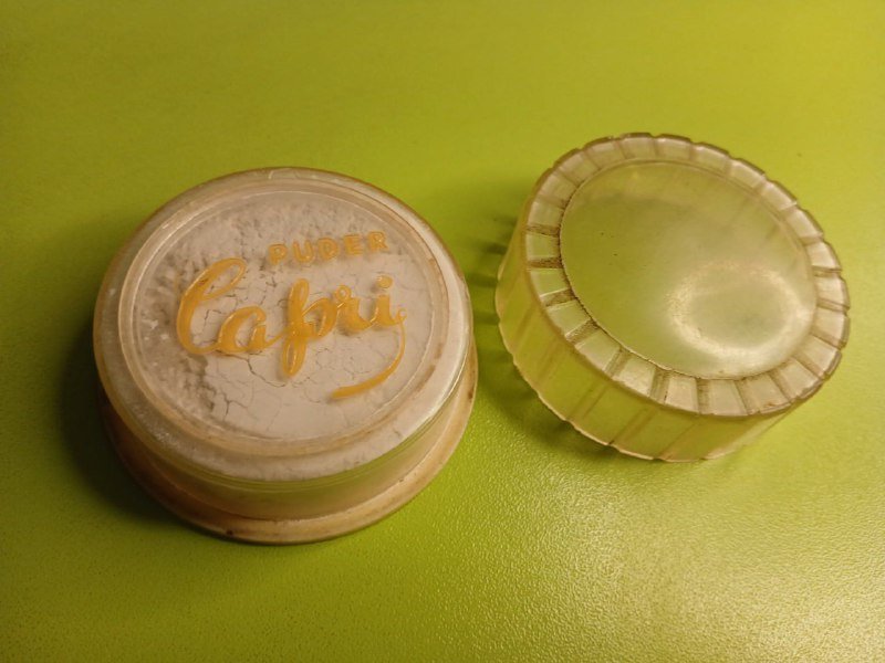 Винтажные духи, лосьон для волос, пудра Capri 7