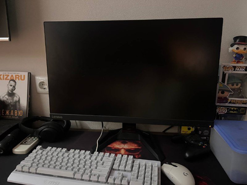ПК с монитором Lenovo и комплектующими, микрофон HyperX, клавиатура MSI 1