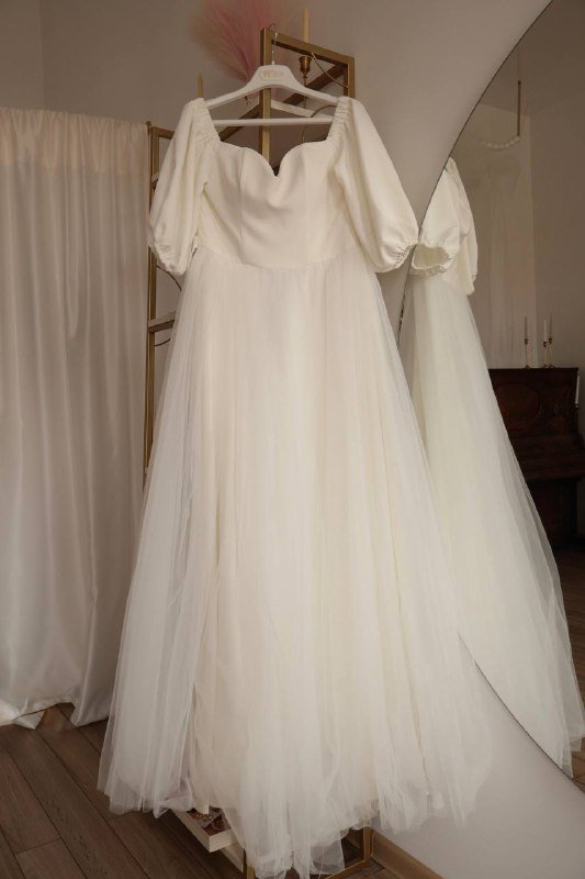 свадебное платье размер M с длинной фатой