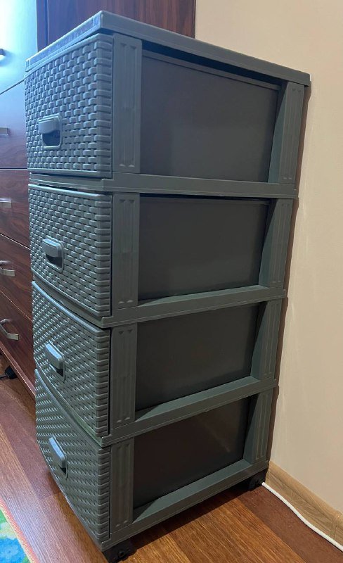 Тумбочка с ящиками 2