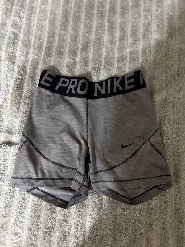 Женская одежда от 10 до 30 лари 9