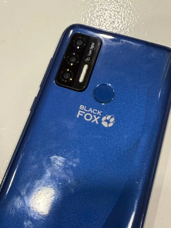 Смартфон Black Fox 1