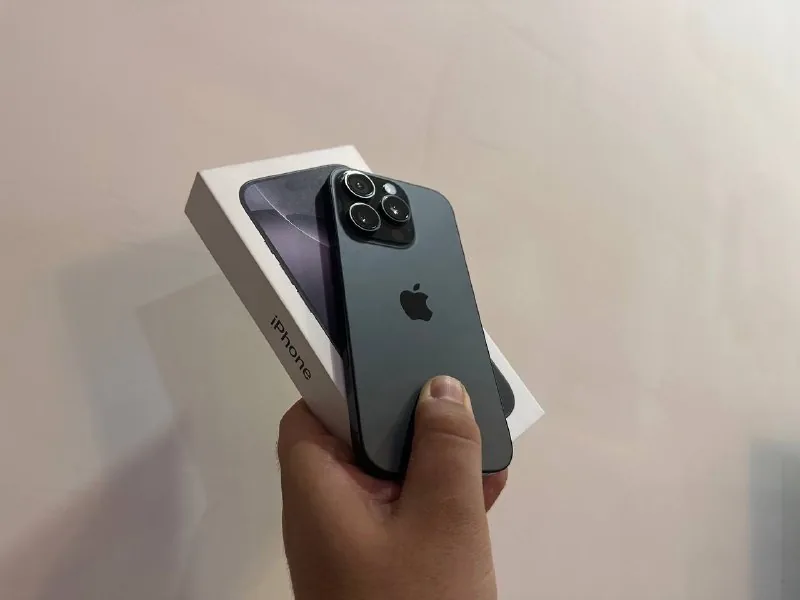 iPhone 16 Pro 256GB 1