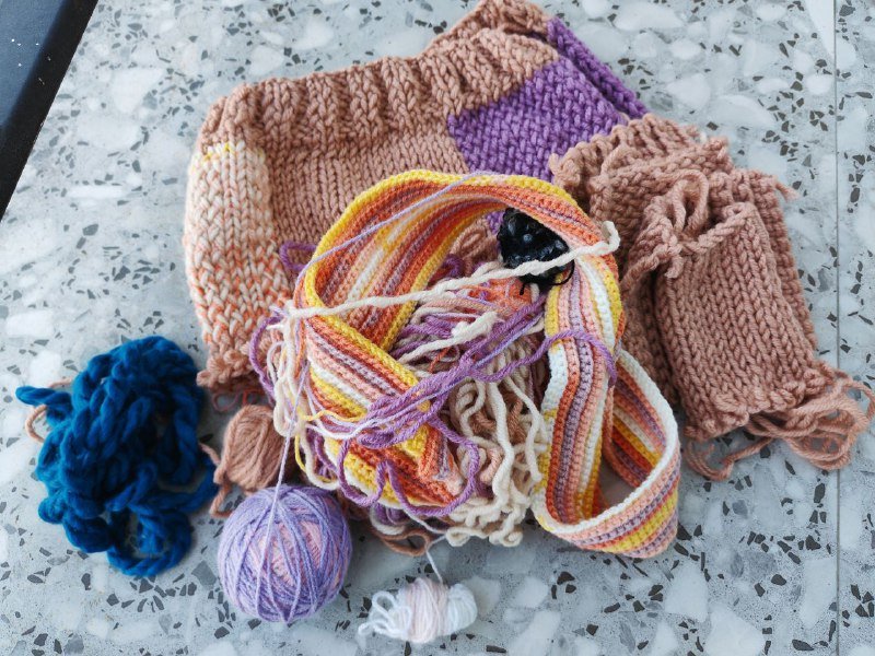 Лента, иголки, бисер, нитки для шитья и творчества 4