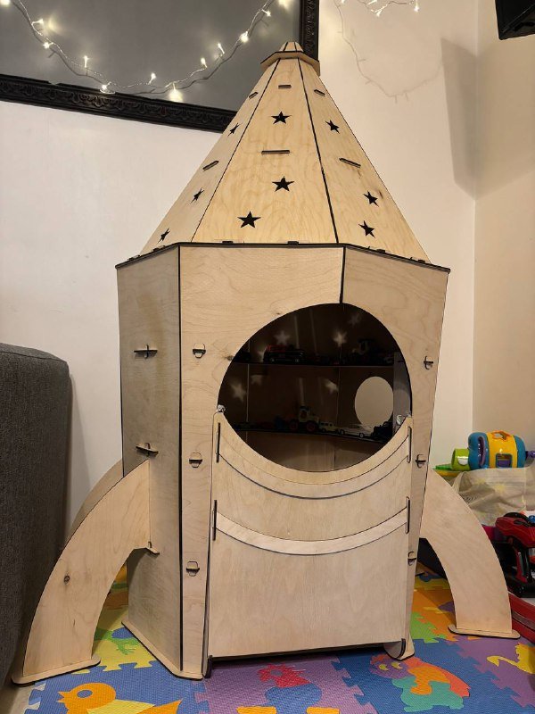 Детская ракетa из фанеры с полочками для игрушек