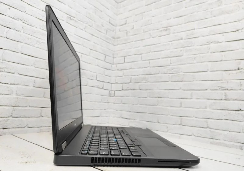 Ноутбук Dell Latitude E5570 с i7 процессором 5