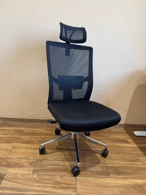 Офисное компьютерное кресло