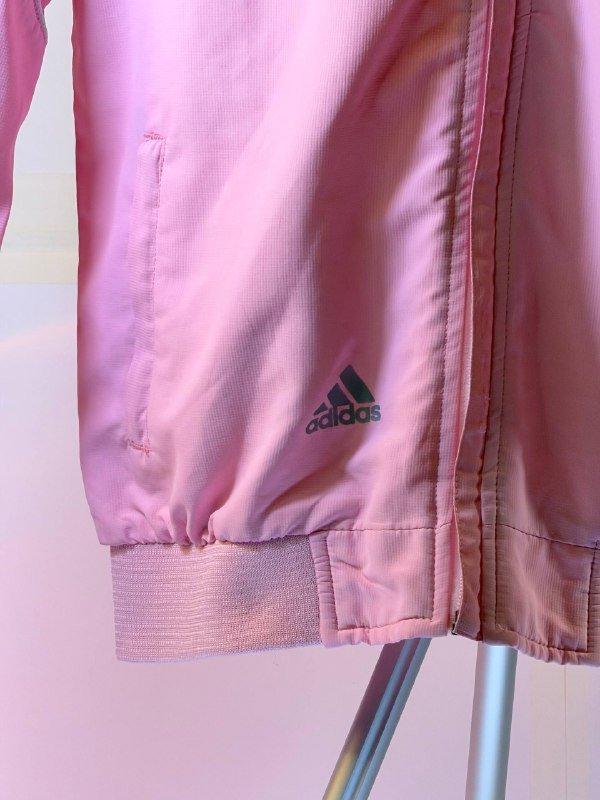 розовая ветровка adidas Y2K