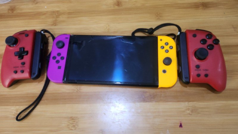 Nintendo Switch OLED с докстанцией и джойконами 3