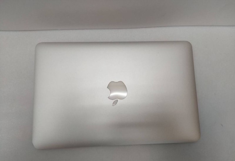 MacBook Air 2012 года с зарядкой