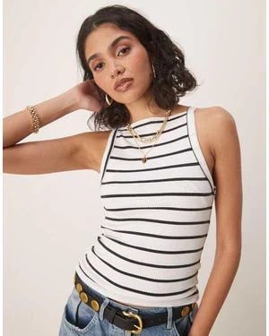 Легкие летние шорты Weekend Collection, майка Free People, летнее платье Kaiia 4