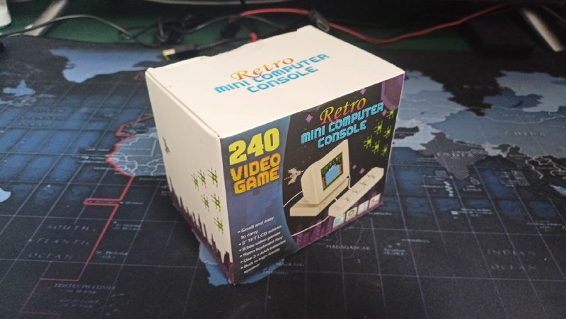 Мини приставка с ретро играми 8Бит 4