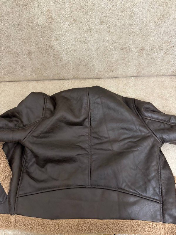 кожанная куртка размер M 4
