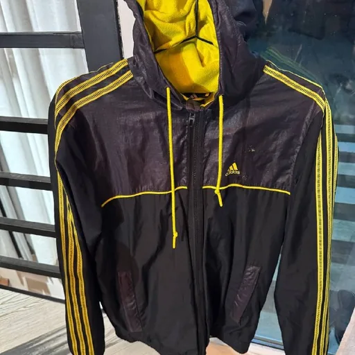 Куртка adidas, пиджак Henderson, кроссовки Levis, Zippo, настолка