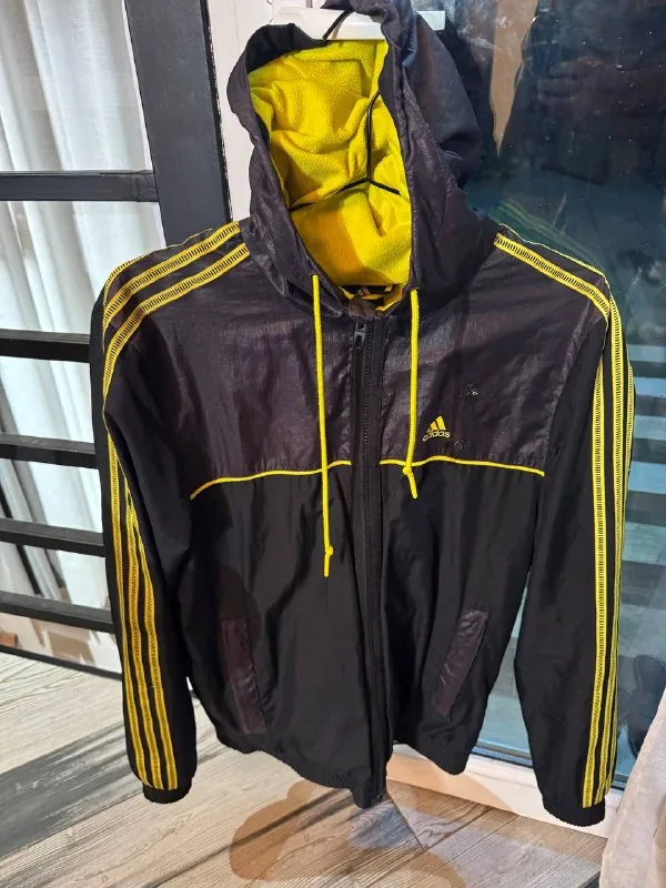 Куртка adidas, пиджак Henderson, кроссовки Levis, Zippo, настолка 1