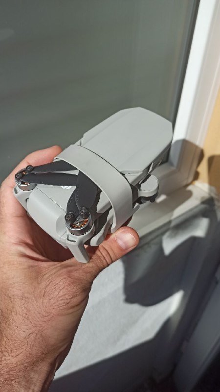 дрон DJI mini 2 se Fly More Combo 4