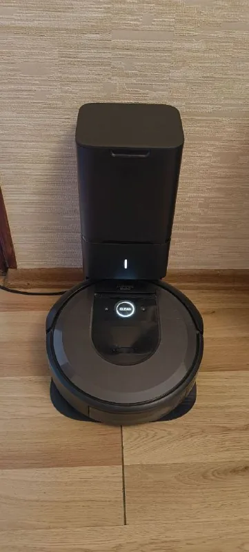 Робот-пылесос Roomba i7+