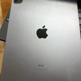 iPad Pro 11 256 GB 2 поколения с клавиатурой 1