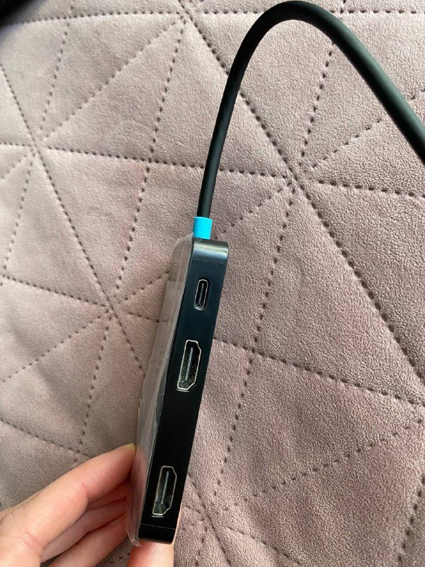 USB-C 6-in-1 multi adapter 4