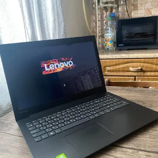 Ноутбук Lenovo 15.6" i5-8250U 8GB 1TB SSD MX150