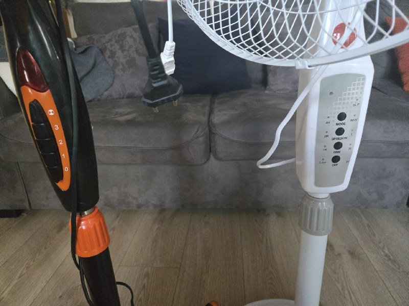 Два напольных вентилятора с режимом нагрева 2