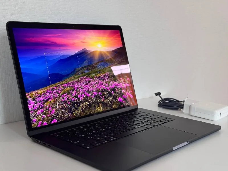 MacBook Air 15 M2 1