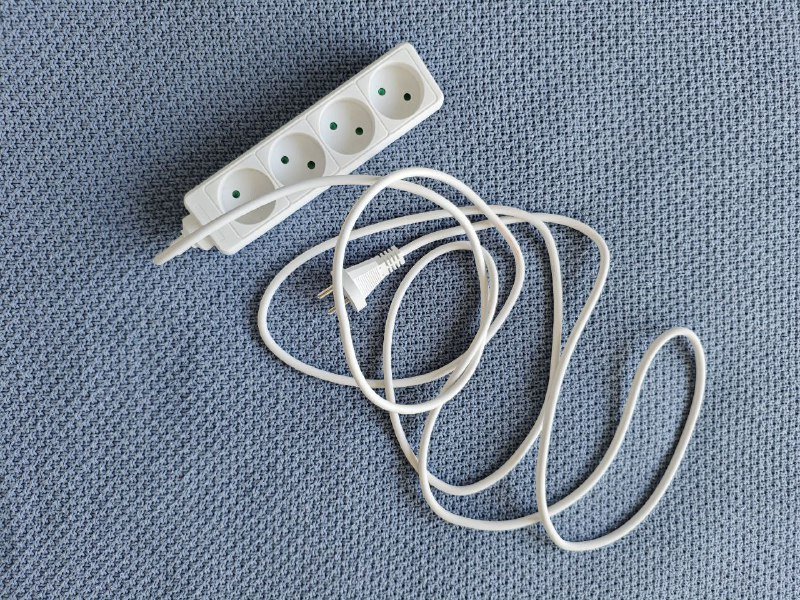 Рамка, бутылка для путешествий, тройник, щетка, плед, скотч, краска для бровей 3