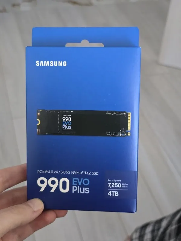 Samsung 990 EVO Plus 4TB SSD 1