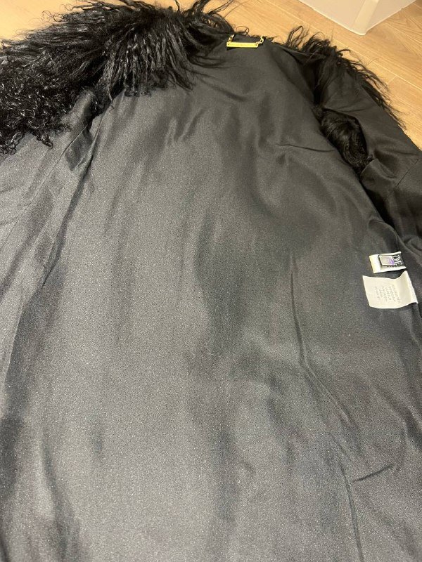 Жилет из натурального меха лами Diane Von Furstenberg DVF 8