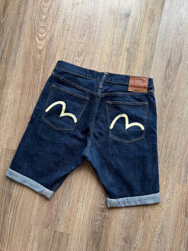 Шорты Carhartt, сумка Kipling, кепка Saucony, женские джинсы True Religion, футболка Yamaha, штаны Nike, поло Stone Island, джинсы Weekend Offender, шорты Evisu 9
