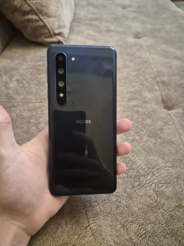 Aquos R5G 12/256 1