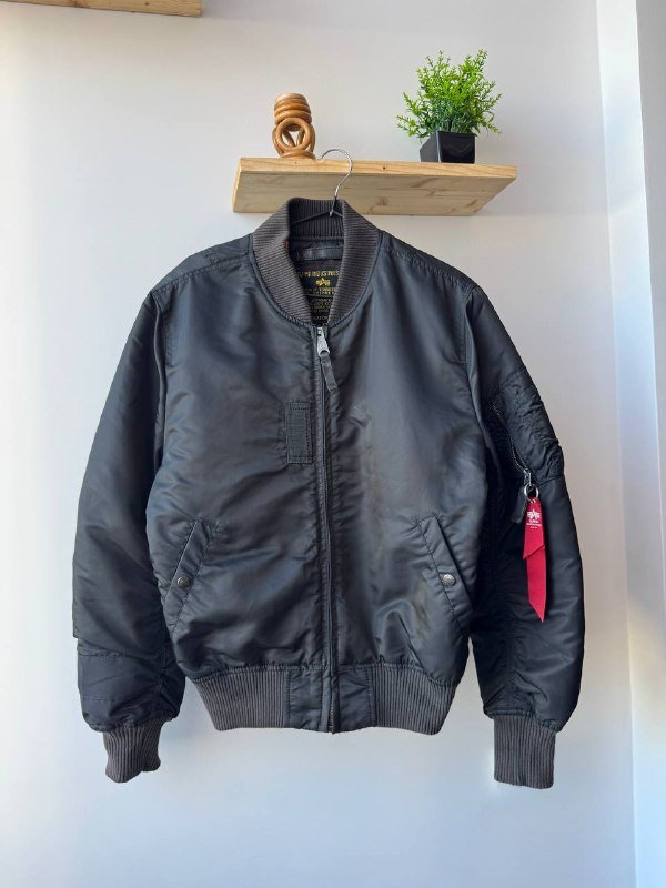 Бомбер Alpha Industries черный, размер L