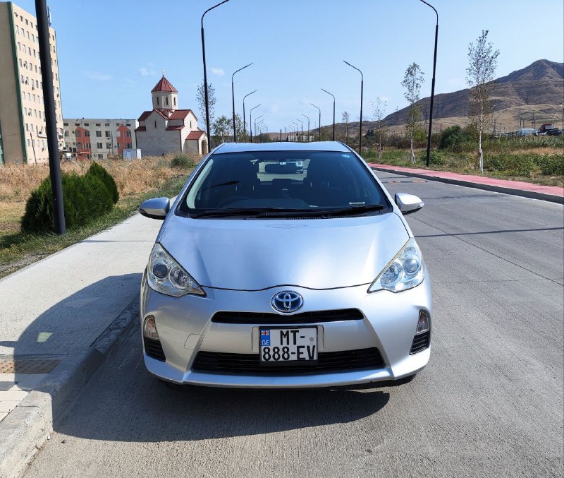 Toyota 2014 автомашина в отличном состоянии 1