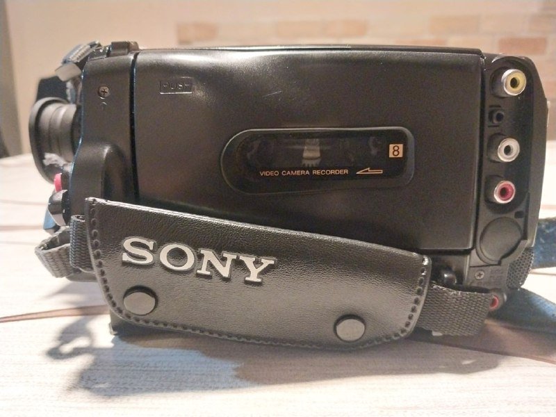 Касетная видеокамера Sony Handycam Video8 2