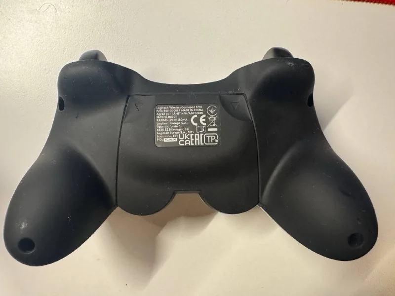 Беспроводной джойстик Logitech F710 Silver 1