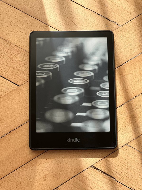 Электронная книга Kindle с зарядным устройством 2