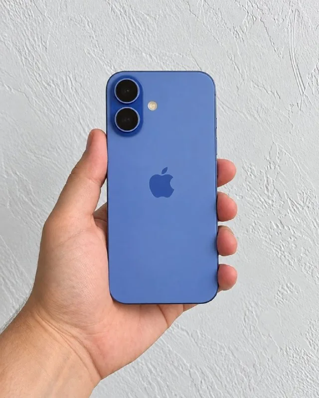 iPhone 16 — SIM + eSIM 1