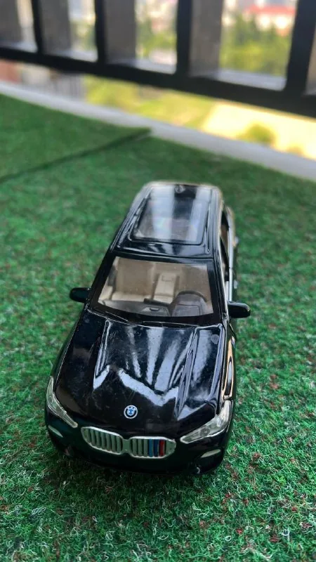 Игрушечная машина BMW 1