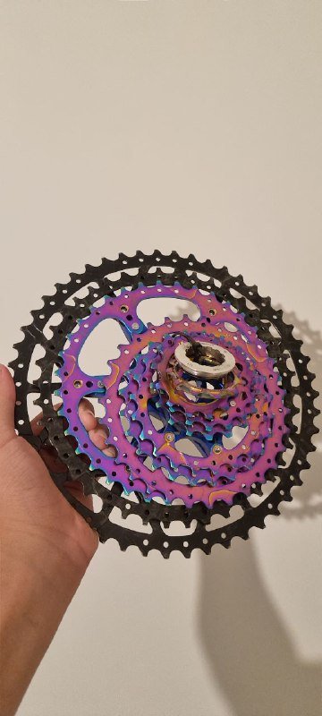 Касета, вынос, передний и задний тормоз велосипеда