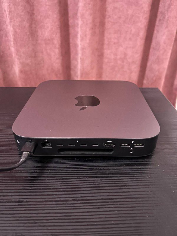 iPhone XS Max 64 GB, Mac mini 2018 Core i5 32 GB RAM 512 GB SSD 2