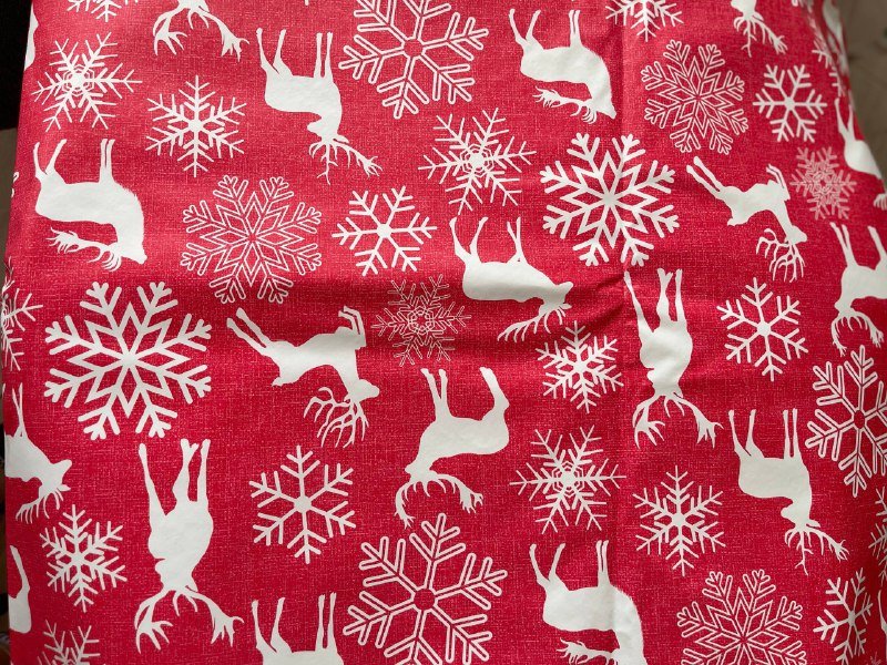 Наматрасник, шампуры, женская куртка, пальто, плащ, клеенка, тапочки резиновые 9