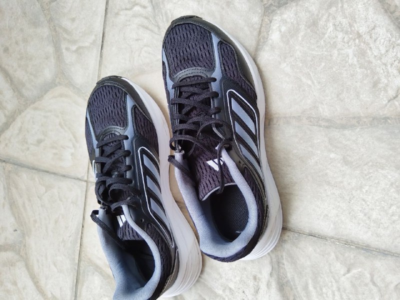 Кроссовки Adidas беговые 3