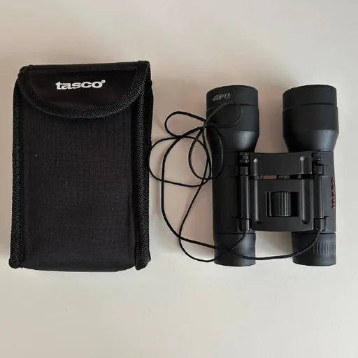 Бинокль Tasco 10x32