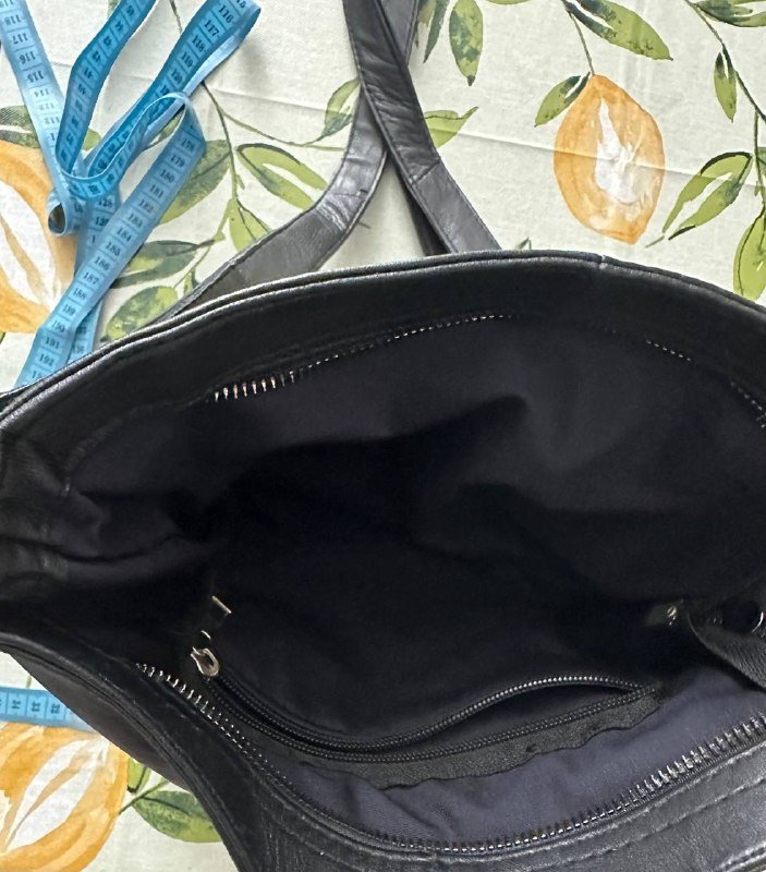 Сумка из натуральной кожи, пиджак оверсайз, джинсы Colin's 3