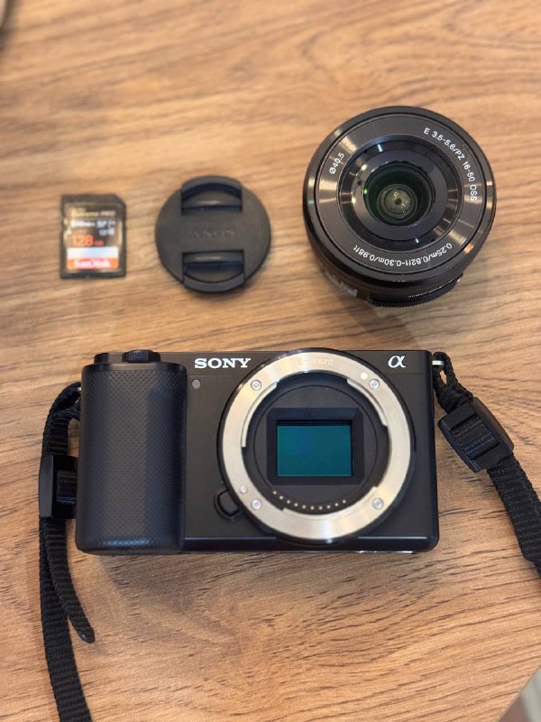 Sony ZV-E10 камера, объектив 16-50 OSS, карта памяти 128ГБ